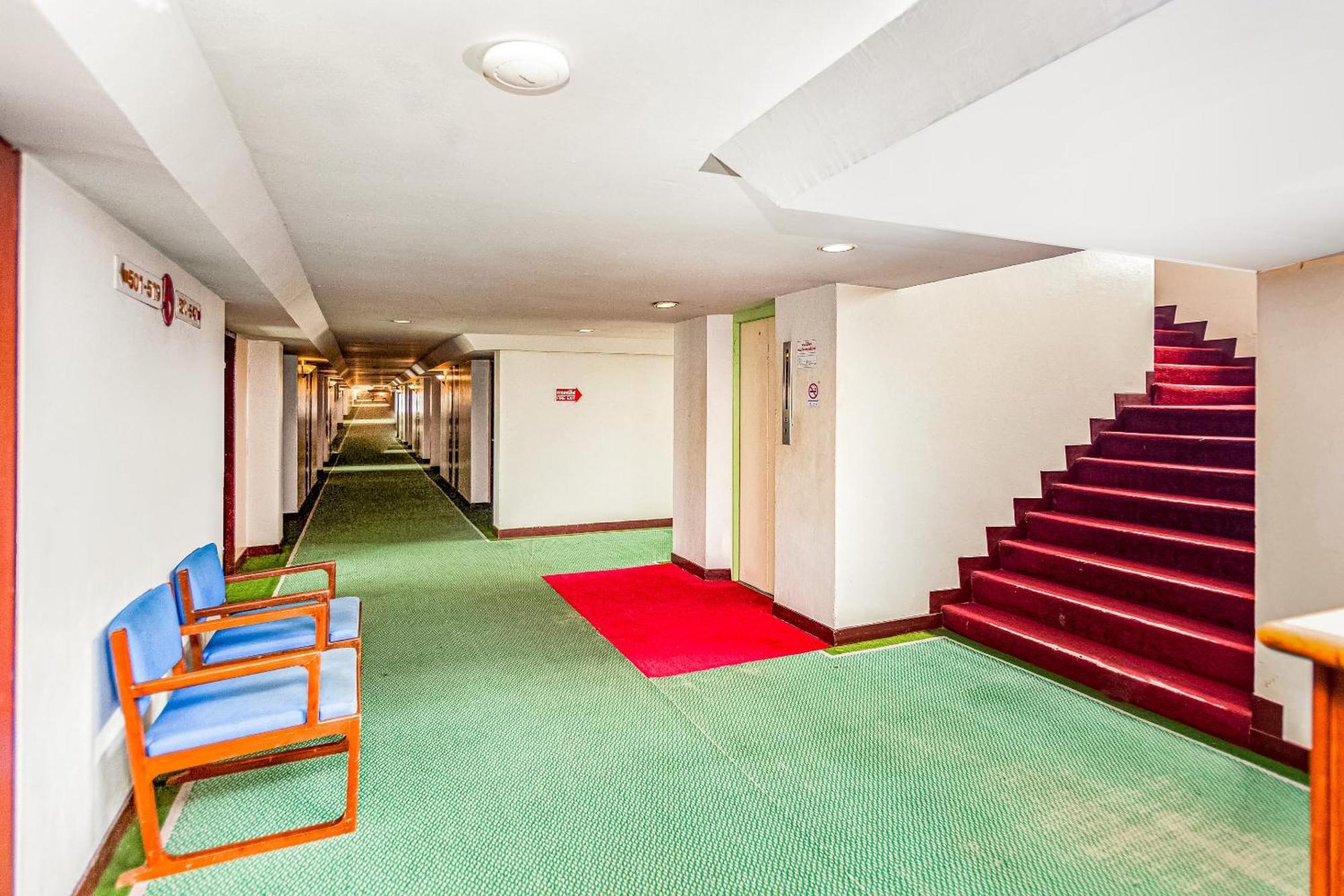 Oyo 441 Grand Thara Hotel Surat Thani Eksteriør bilde