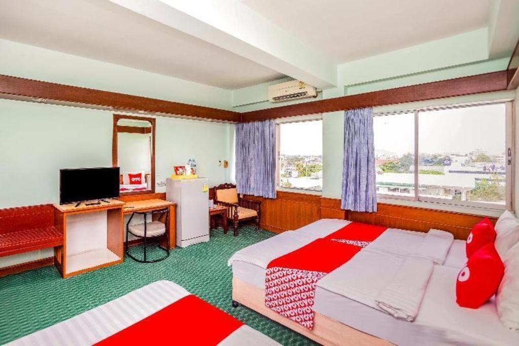 Oyo 441 Grand Thara Hotel Surat Thani Eksteriør bilde