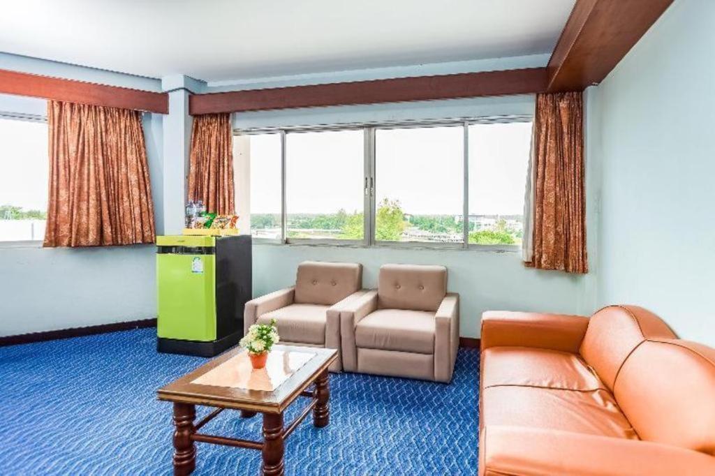 Oyo 441 Grand Thara Hotel Surat Thani Eksteriør bilde