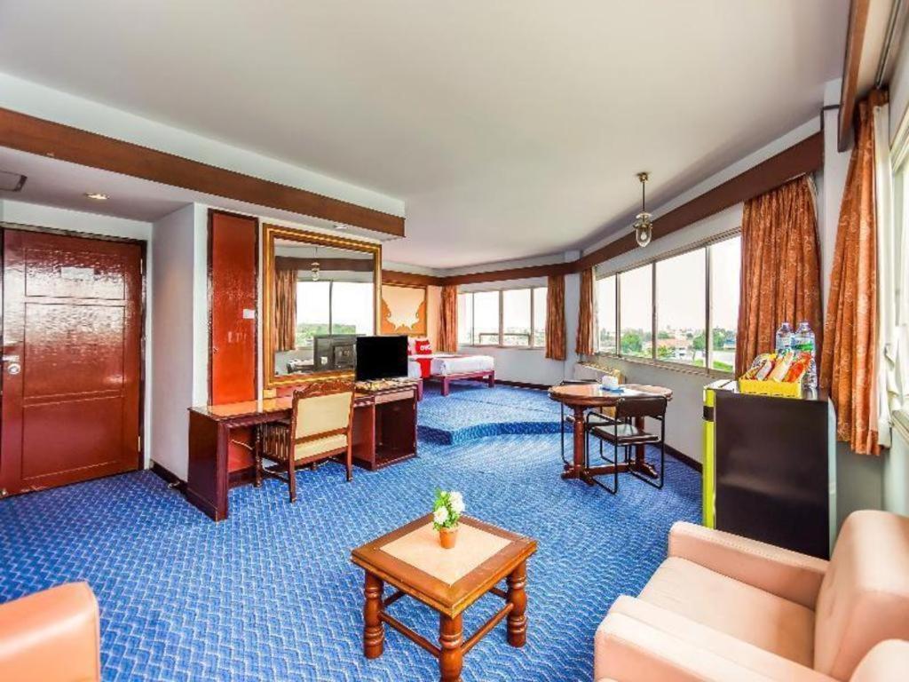 Oyo 441 Grand Thara Hotel Surat Thani Eksteriør bilde
