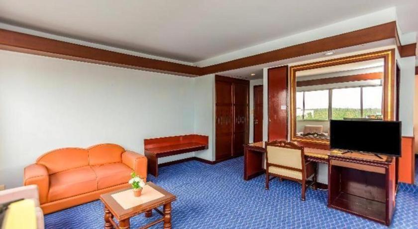 Oyo 441 Grand Thara Hotel Surat Thani Eksteriør bilde