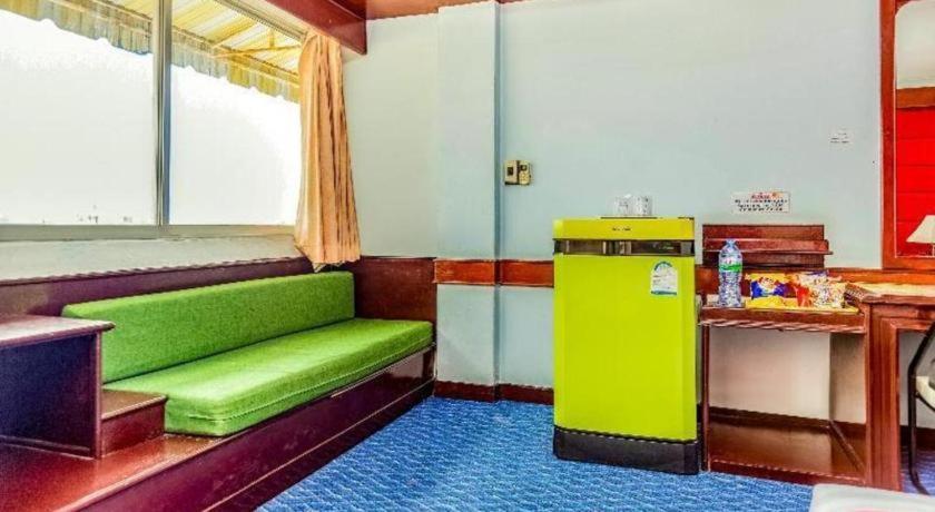 Oyo 441 Grand Thara Hotel Surat Thani Eksteriør bilde