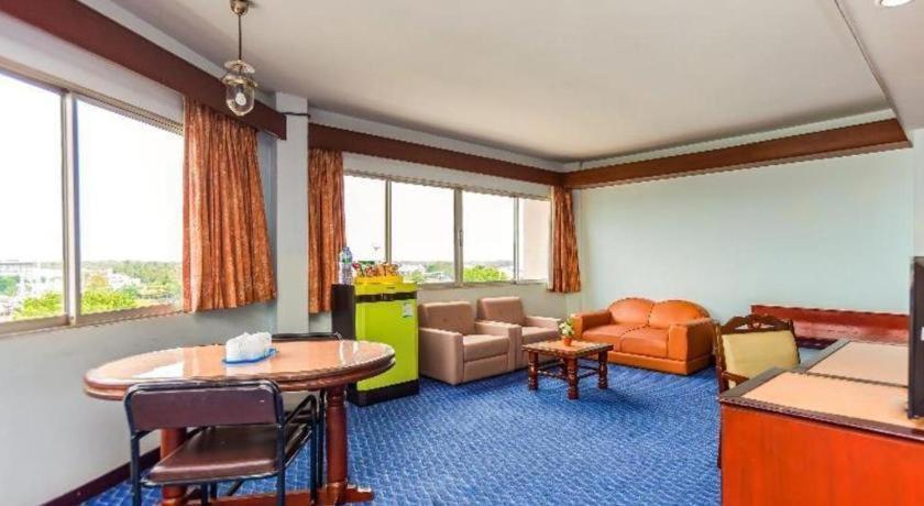 Oyo 441 Grand Thara Hotel Surat Thani Eksteriør bilde