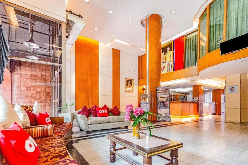 Oyo 441 Grand Thara Hotel Surat Thani Eksteriør bilde
